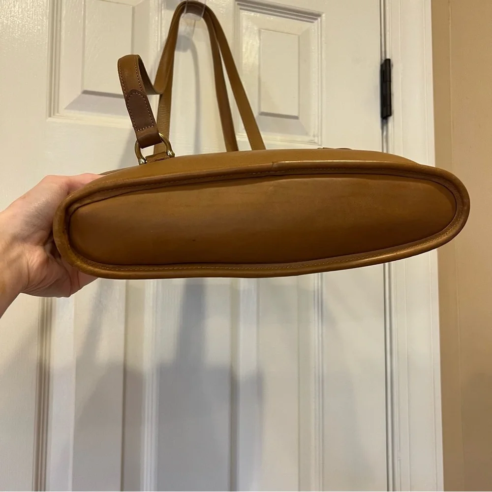 Vintage Coach 9808 Equestrian Flap Shopper Shoulder Bag in Toffee Tan Brown